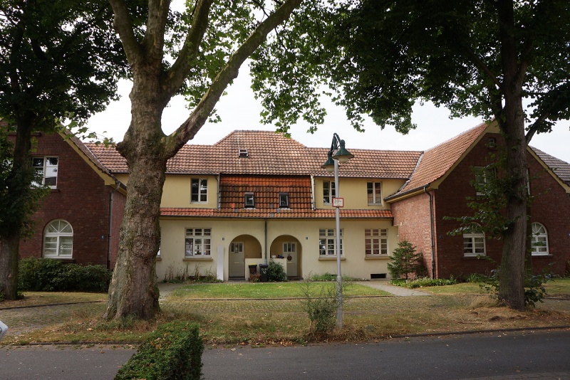 Datei:Siedlungshaeuer 2012.jpg